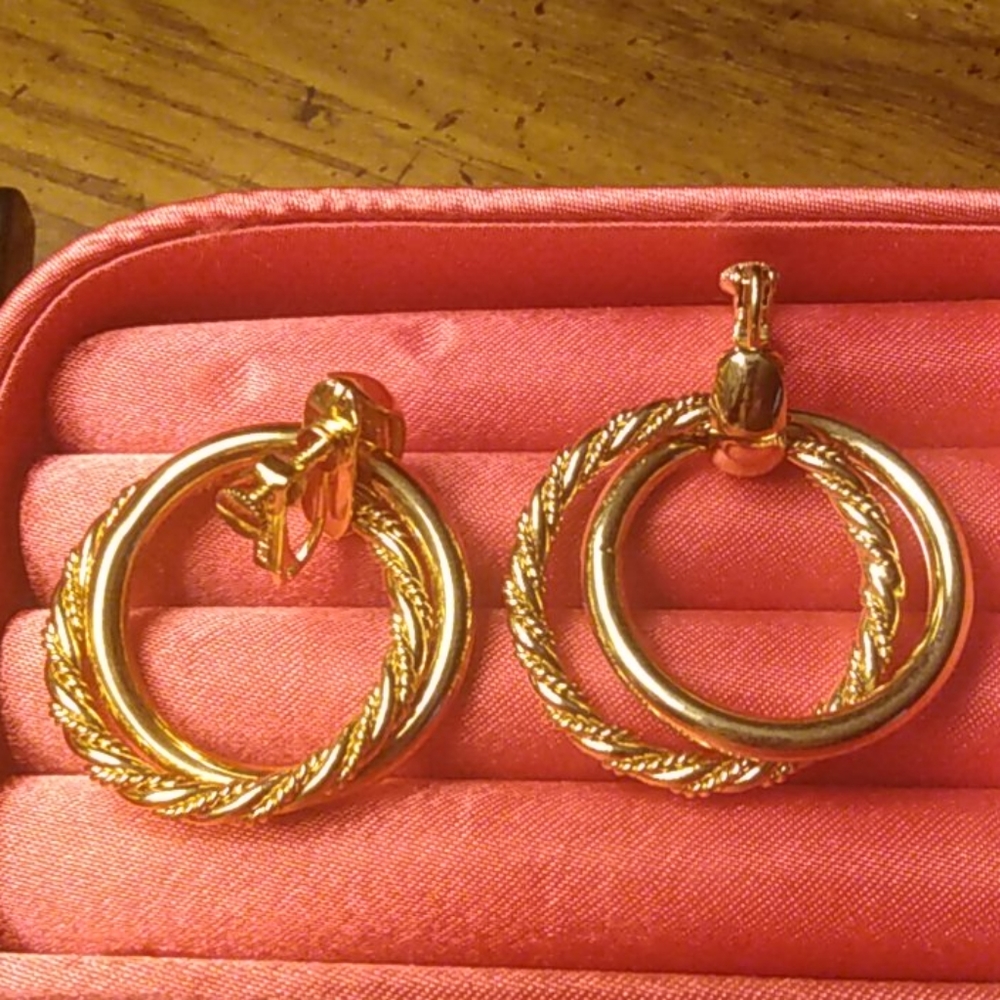 NAIPER Vintage Earrings